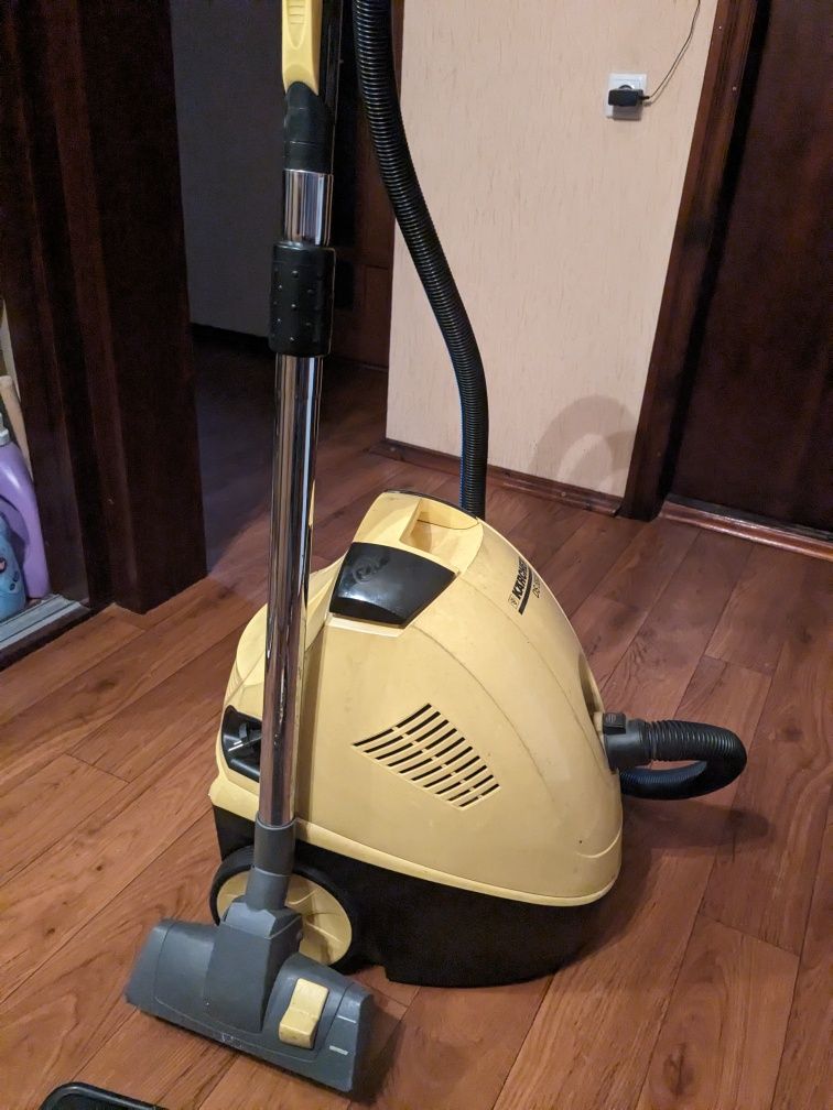 Пылесос Karcher с водяным фильтром