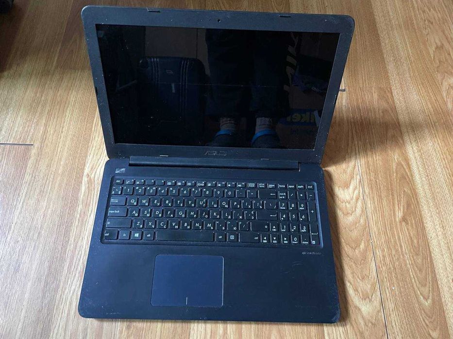 Ноутбук Asus e502m