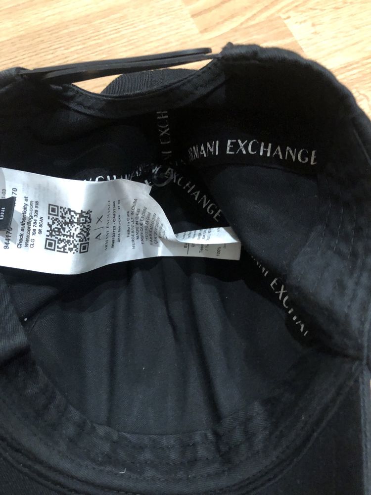 Кепки от Armani Exchange,унисекс