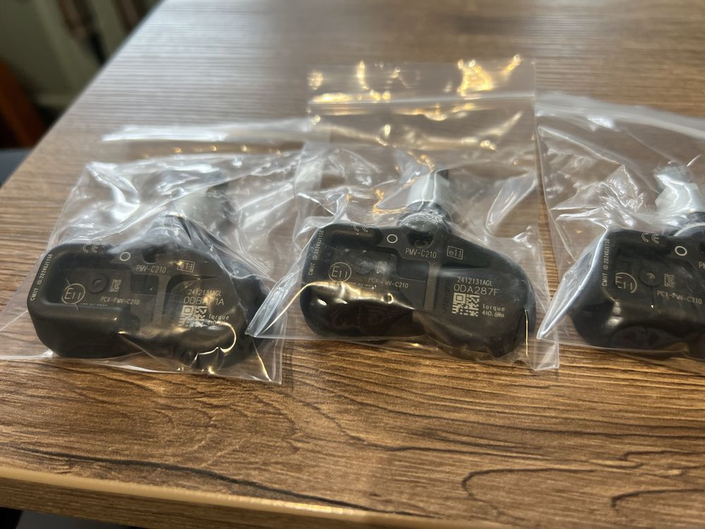 Czujniki ciśnienia opon powietrza TOYOTA LEXUS^ 433MHz TPMS Nowe^ C210