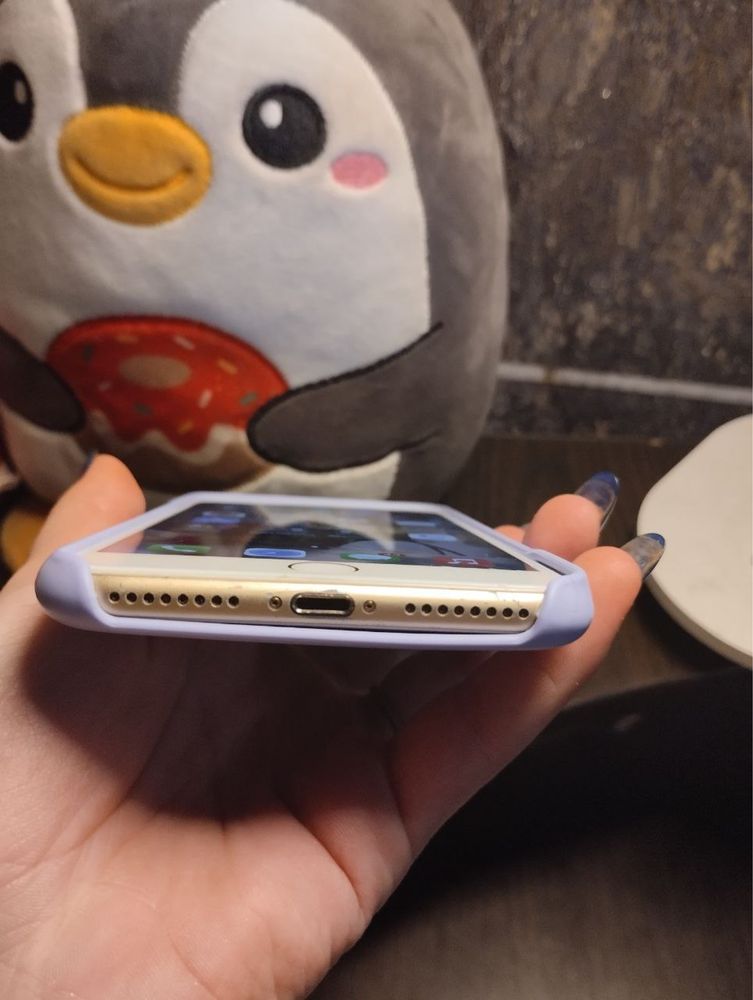 iPhone 7+.