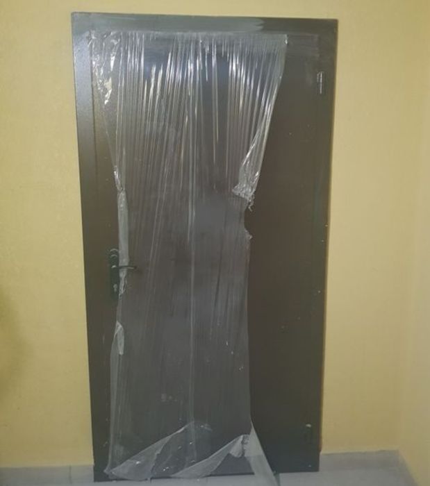 Двері металеві входниє