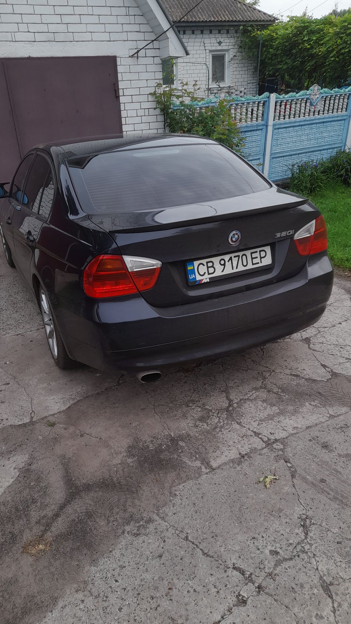 Продам бмв е90, 2,0л бензин.