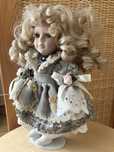 Lalka z porcelany stojąca pastelowa 25cm