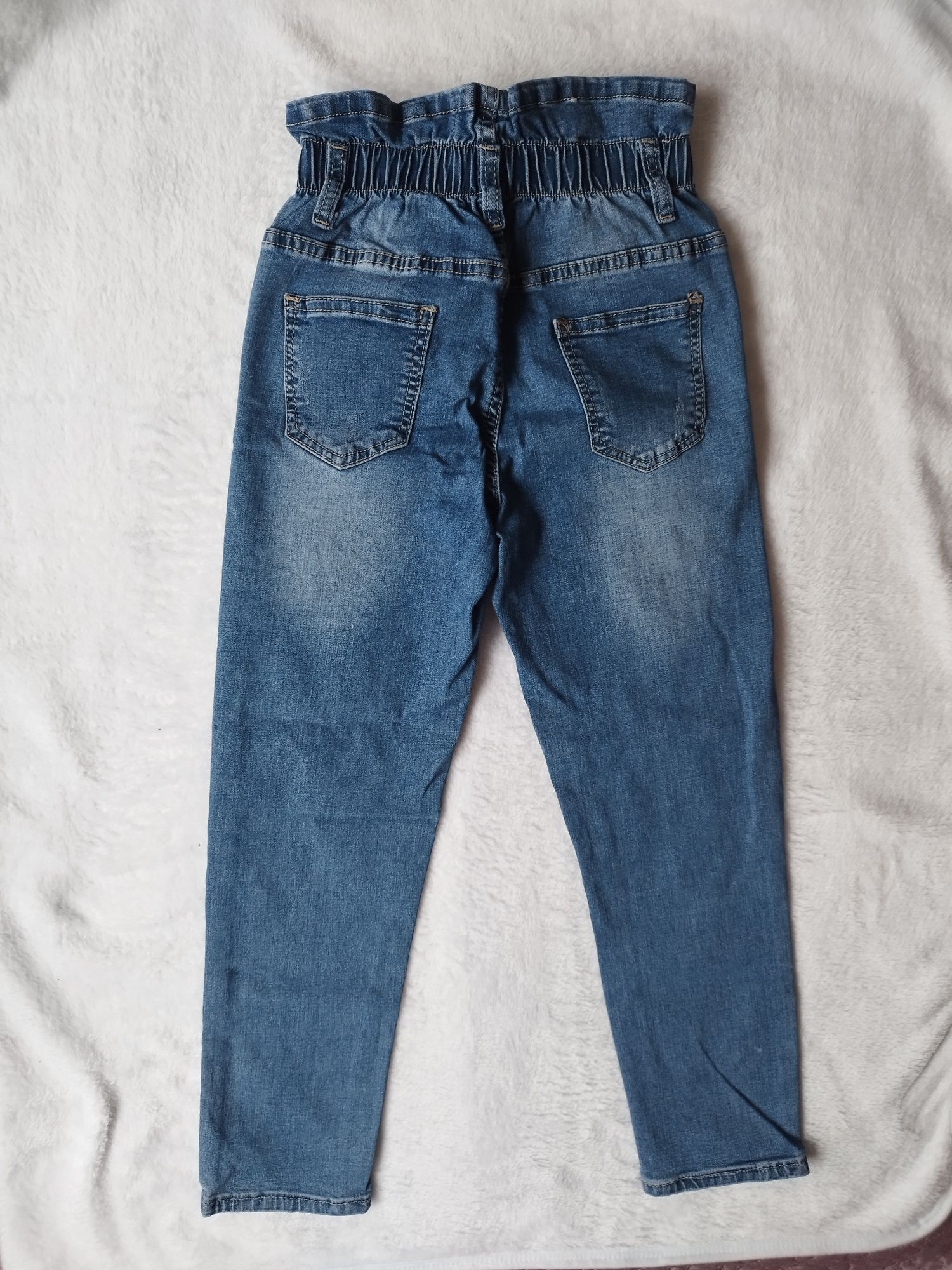 Spodnie miękki jeans r. 122 128 guma w pasie wysoki stan  jak nowe !