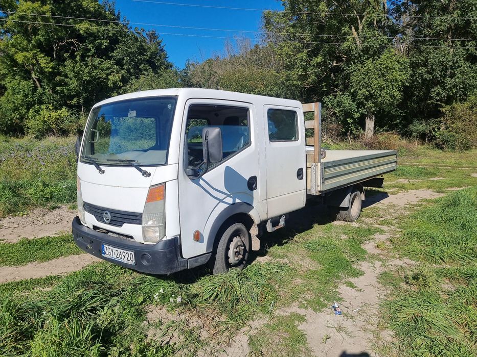 Nissan cabstar 2008r doka 6 osób niski przebieg