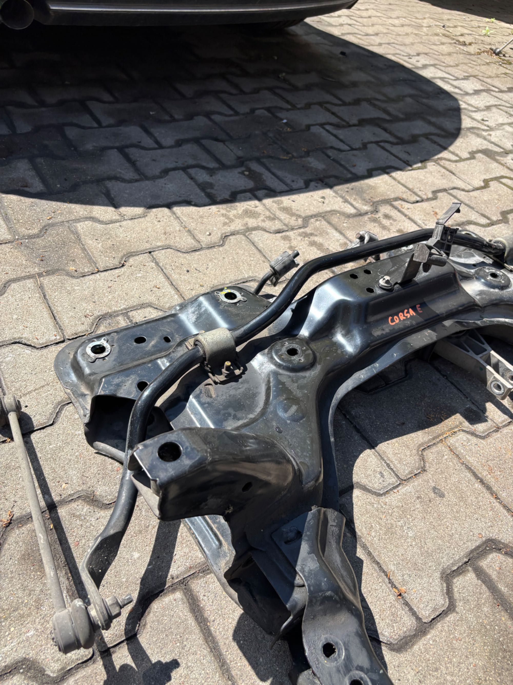 Trawers sanki wózek Opel Corsa E