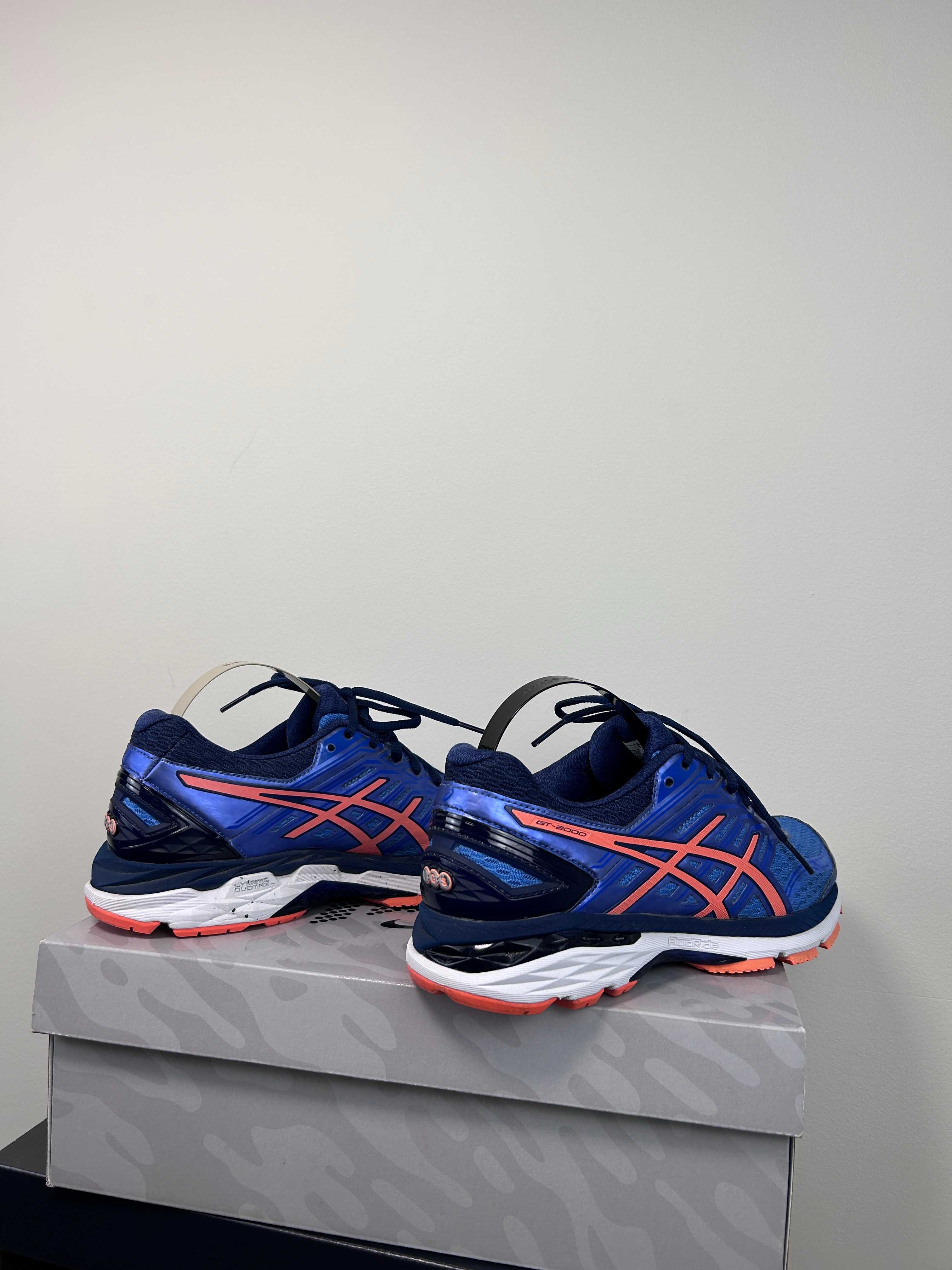 Asics GT 2000 - US 7 / EUR 38