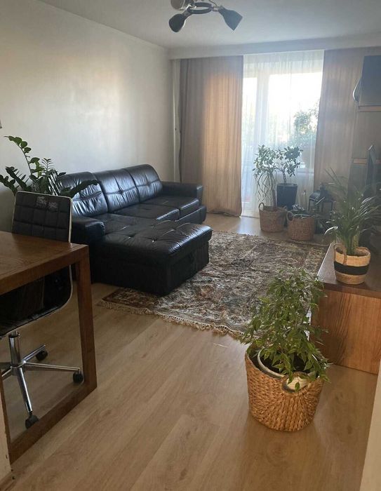 Продається 2-кімнатна квартиру з ремонтом на Дубово!