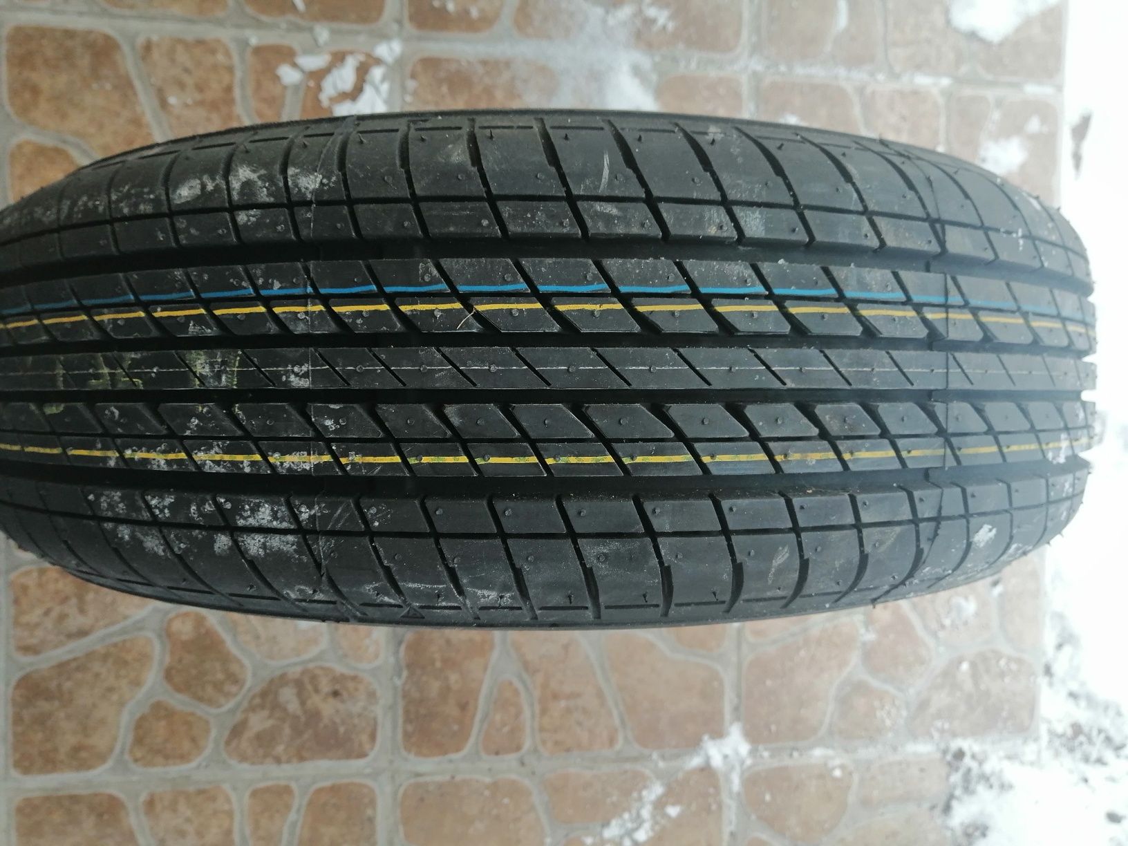 Opona Dunlop Sport z felgą stal 175/65/14 4x100