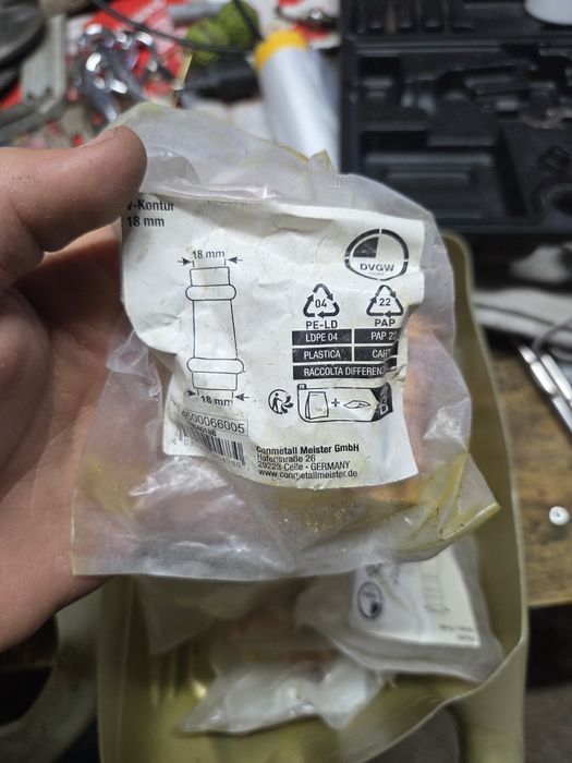 Kształtki miedziane zaciskowe od 15mm do 28mm Vage z niemiec