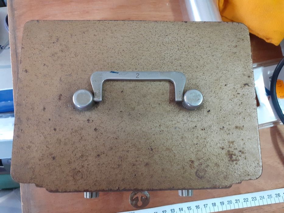 Cofre antigo em ferro