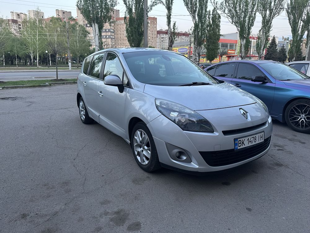 renault grand scenic 7 мест