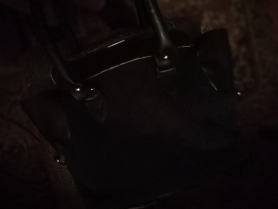 Чорна маленька сумочка