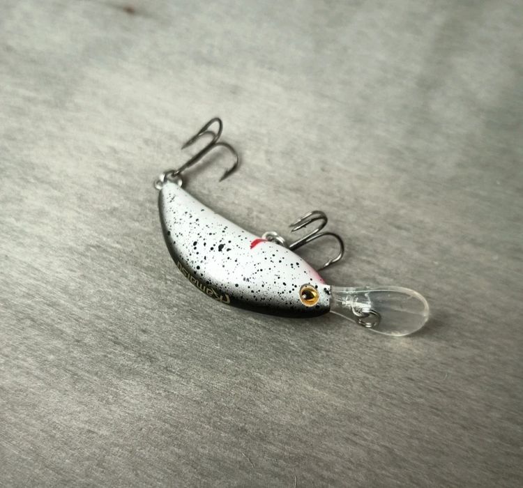 Kamatsu Flat Crank wobler 7 cm biały czarne kropki żółte oko używany i