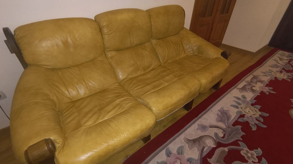 Комплект м'яких шкіряних меблів