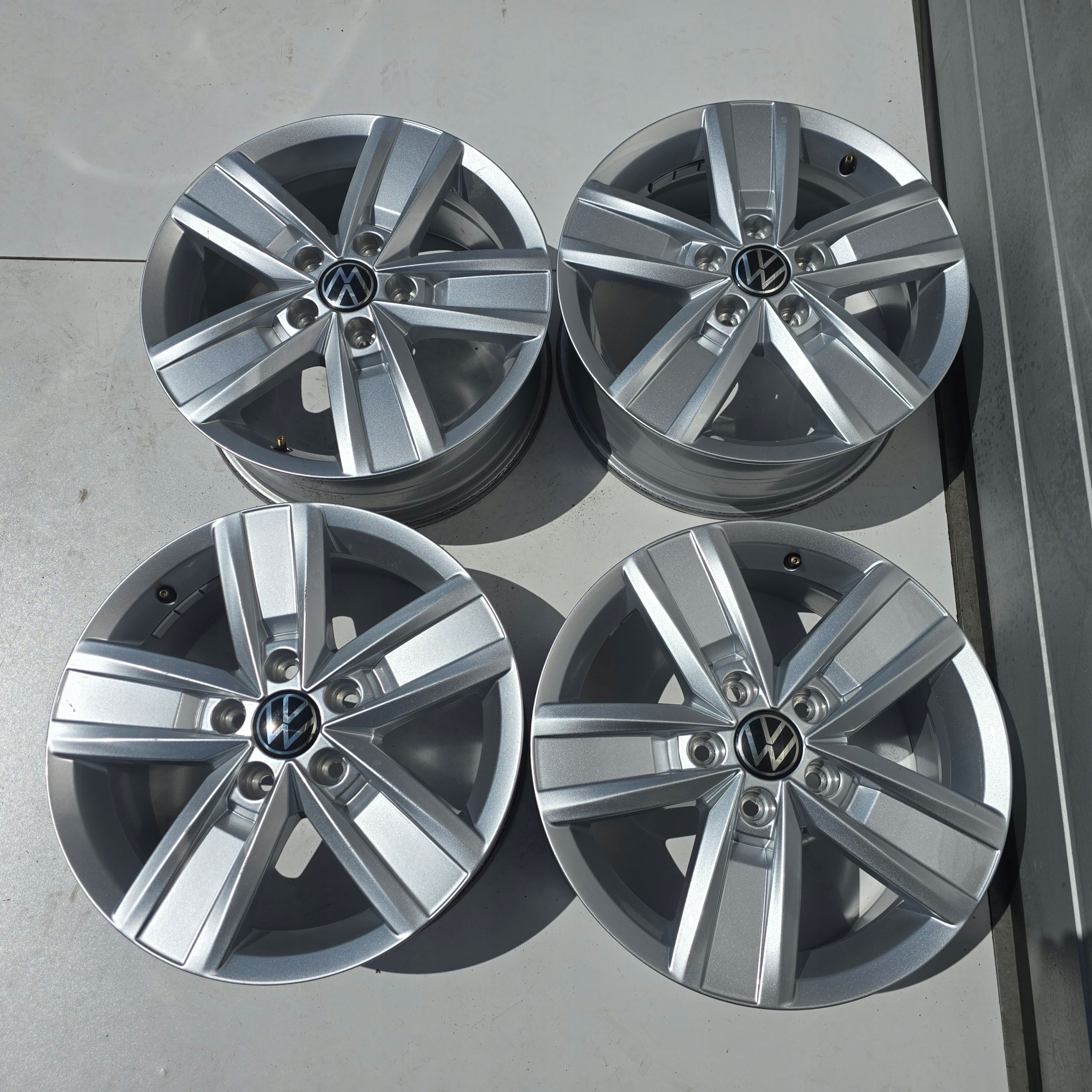 VW T6 T5 Multivan 5x120 7.0J 17'' ET55 4X