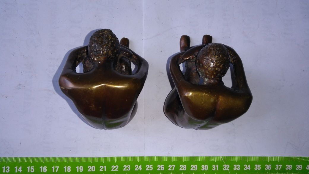 Figurki z brązu para , podstawki w cenie 850 zł
