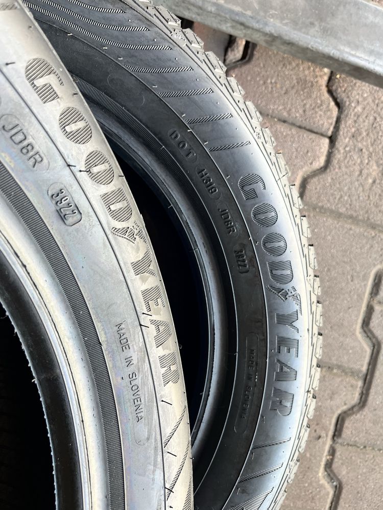 Opona 195.55.16 Goodyear Vector 4Seasons Gen-2