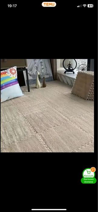 Dywan pluszowy z laczacymi sie elementamy