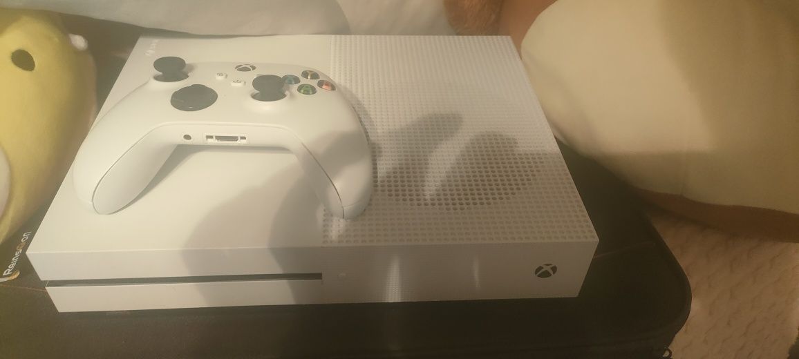 Sprzedam Xbox one S 1Tb +pad