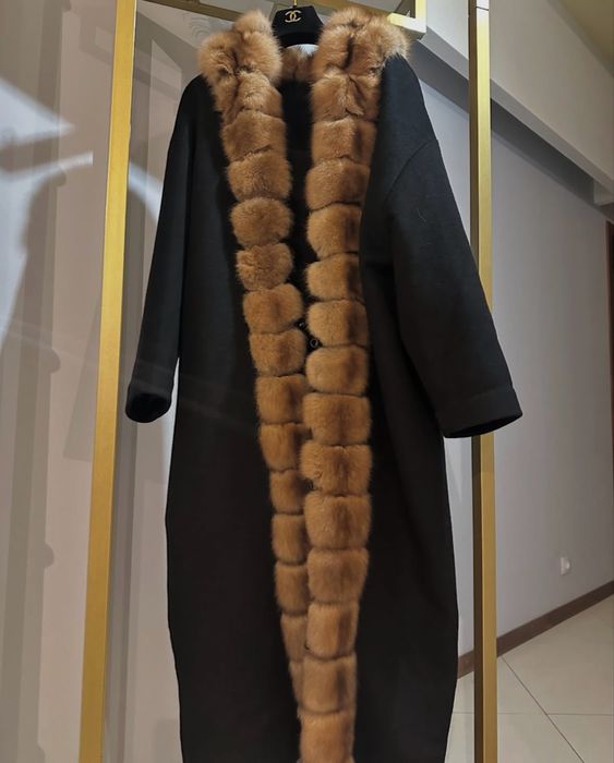 Пальто з соболем