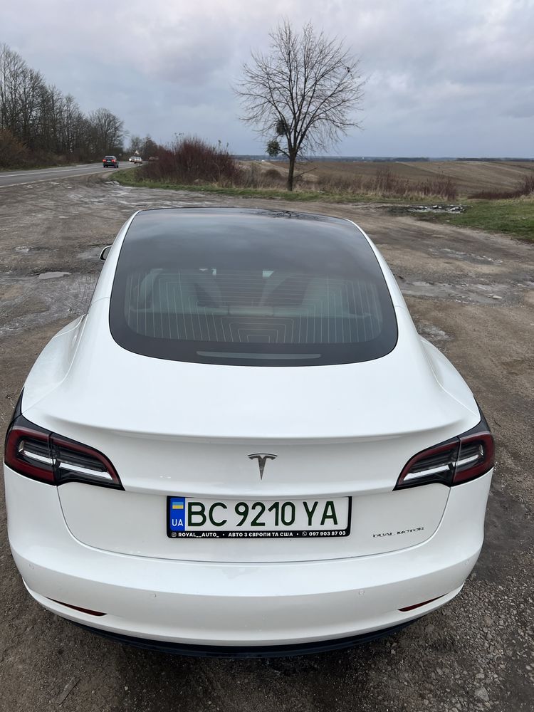 Tesla model 3 long range