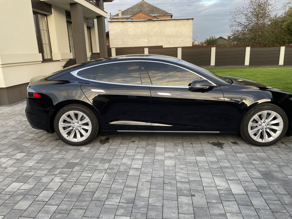 Tesla Model S 75D 2018 intel