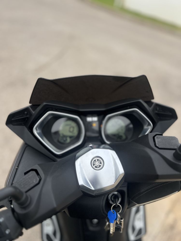 YAMAHA XMAX 125cc  só 16300 km