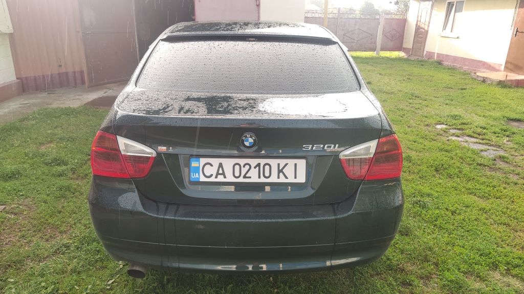 BMW E90 2.0 Автомат . Повна комплектація