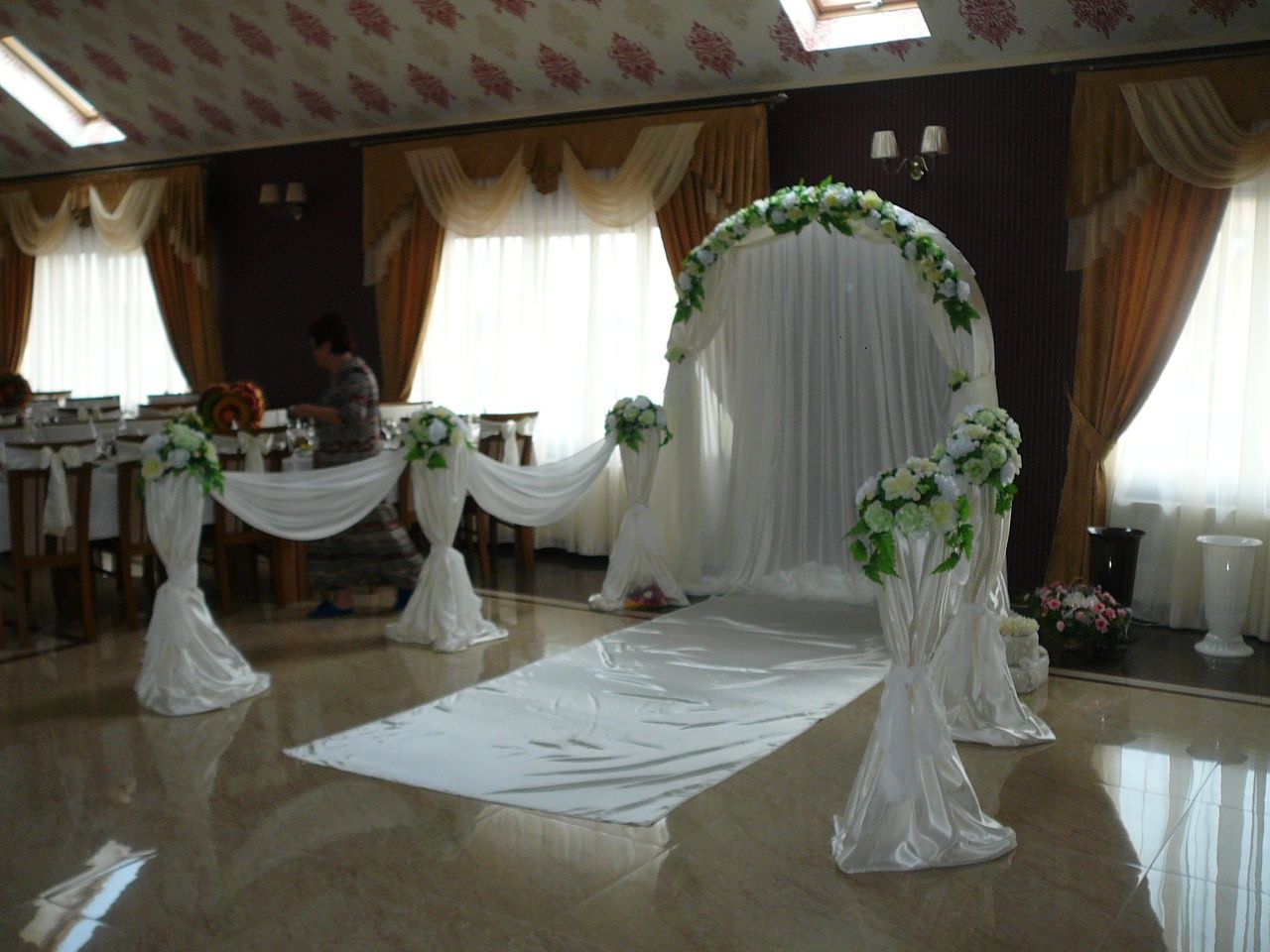 Весільний декор арка, стойки,тканини