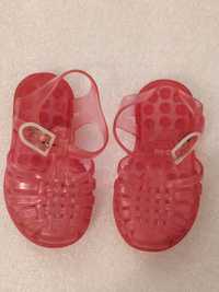 Buty basenowe, klapki, sandały, mydelniczki rozmiar 22
Dziecięce klapk