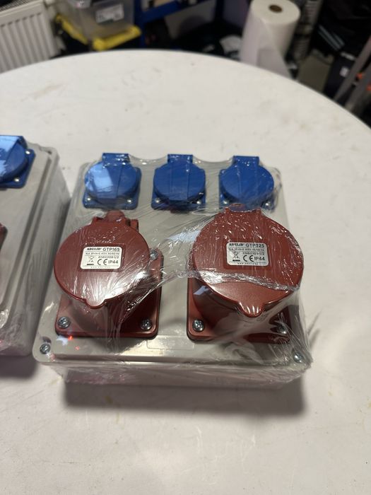 Rozdzielnica skrzynka budowlana 32/5 16/5 3x230V