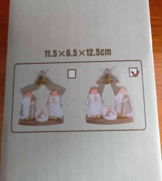 Presépio branco e dourado