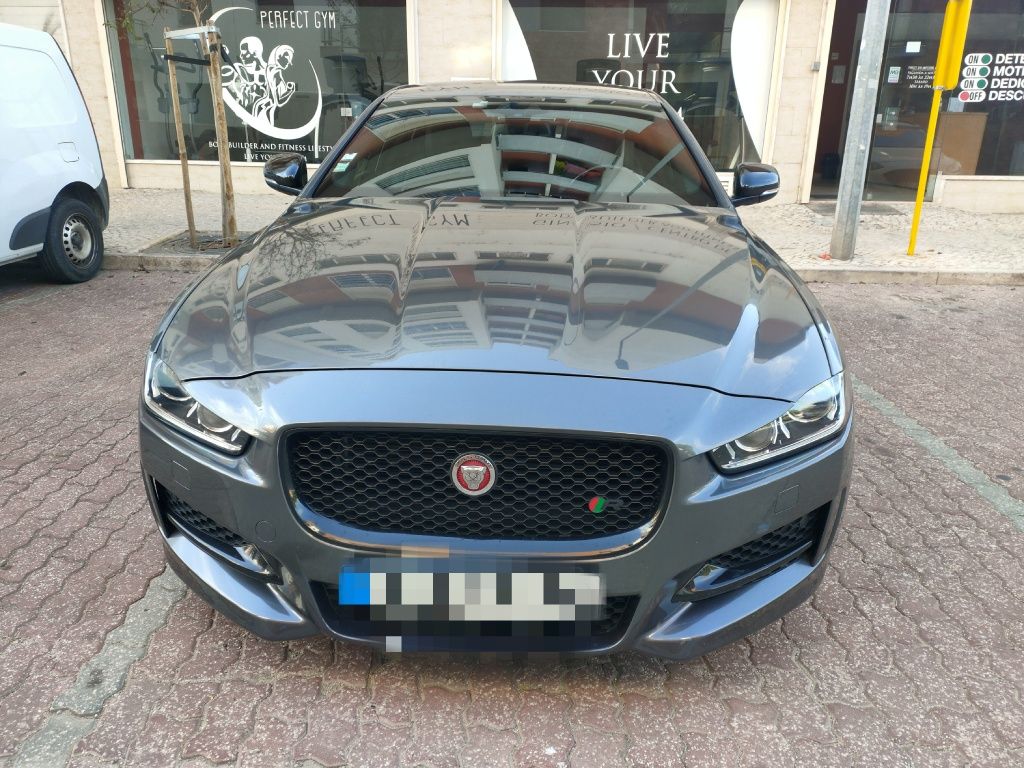Jaguar Xe 2.0 D r-sport