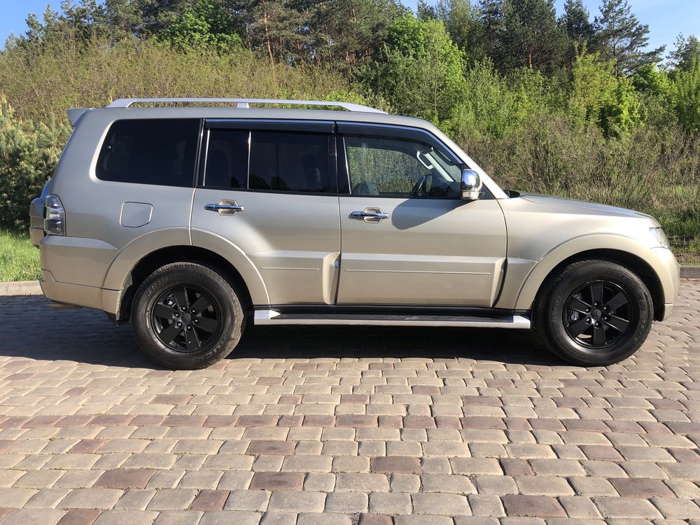 Mitsubishi Pajero Wagon