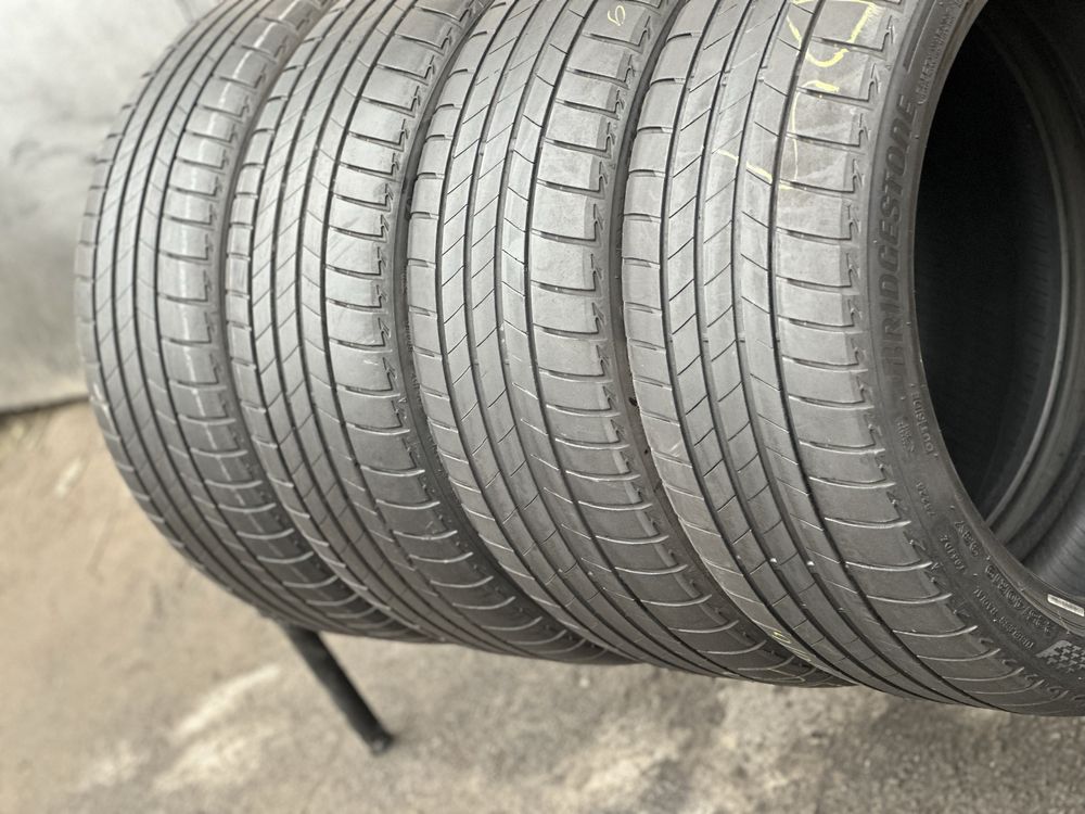 Bridgestone Turanza t005 225/40 r19 2021 рік 6.9-6мм