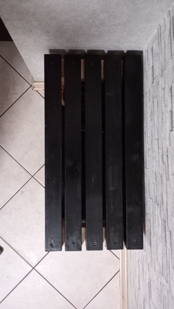 Sprzedam/wykonam  stojak na buty z litego drewna