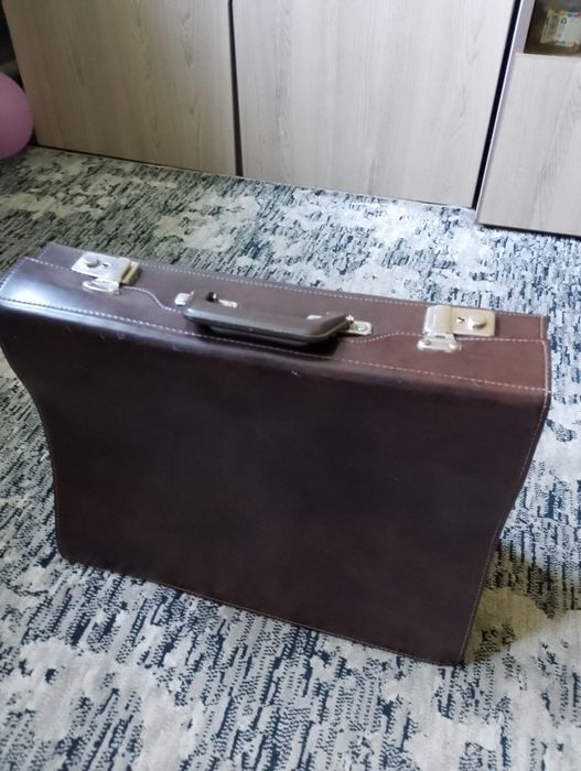 Продам портфель деловой