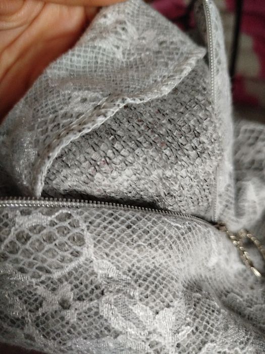 Гарна сукня на дівчинку