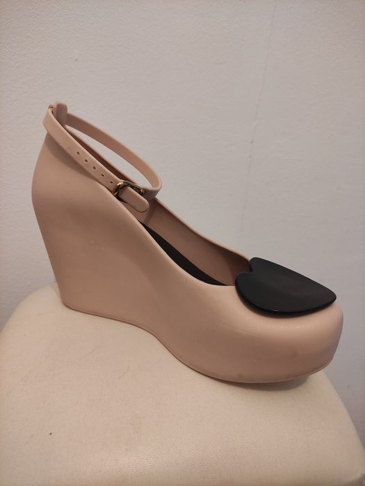 Sapatos de cunha Melissa