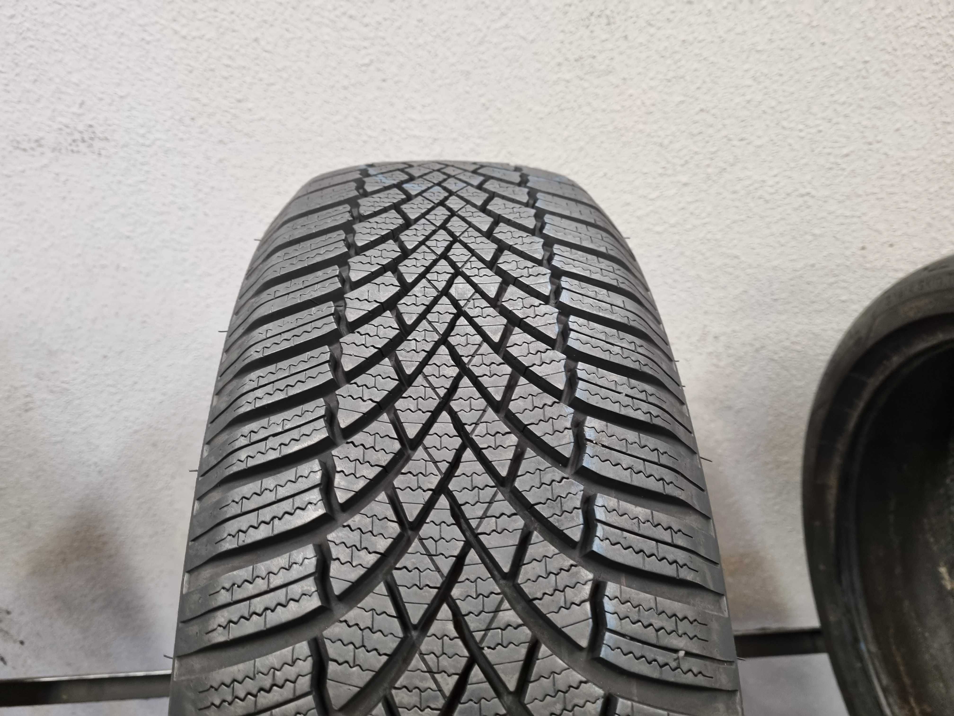 205/60/18 99H Bridgestone Blizzak LM005*