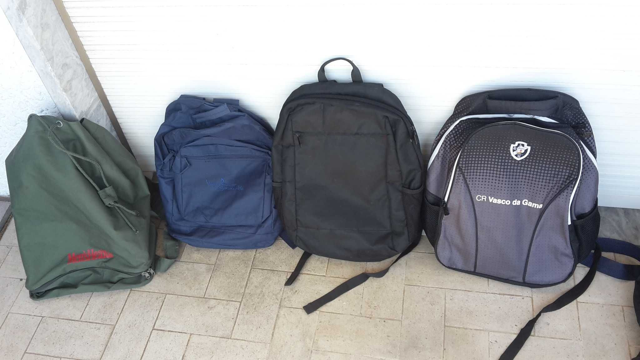 MALAS Diversas Ombro e Mão Para DESPORTO Com Fechos. Com 8 Fotos