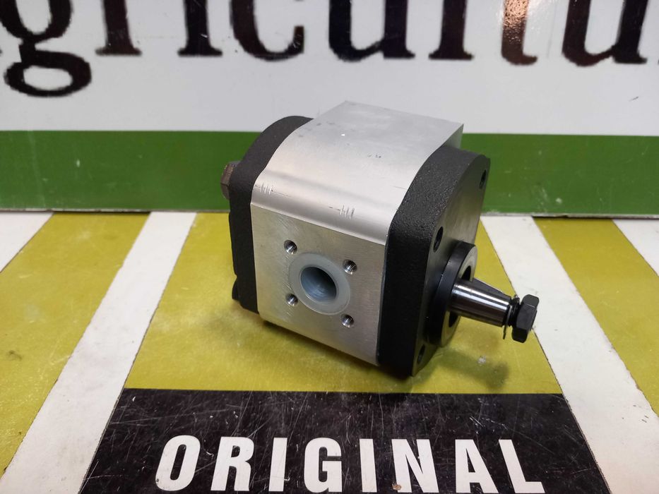 Pompa hydrauliczna podnośnika RENAULT CLAAS ARES ATZ fi-20 rozst.35mm