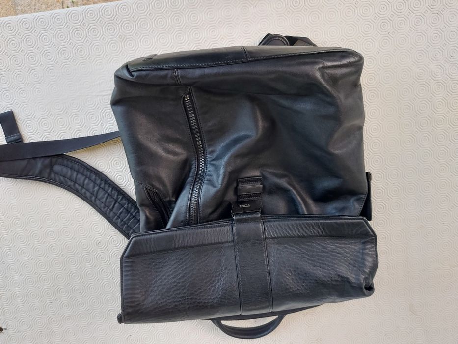 Mochila em pele genuina tumi
