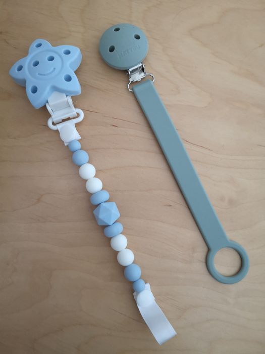 2 porta chupetas novos, nunca usados.