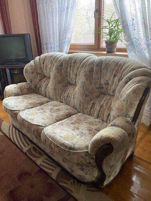 Мякі меблі диван і 2 мякі крісла.