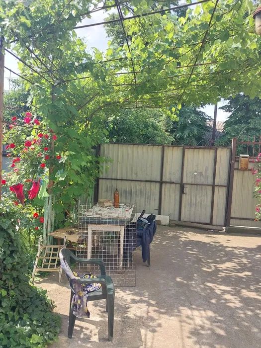 Продам добротний двоповерховий будинок в центрі!