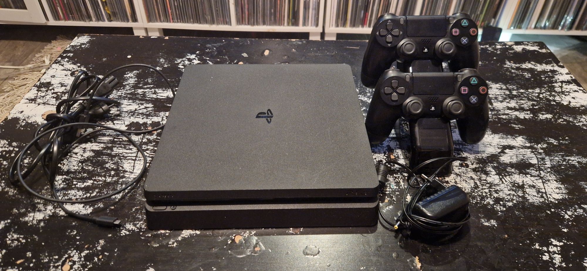 PS4 +2 Kontrolery + STACJA dokująca
