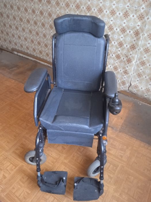 Wózek inwalidzki elektryczny